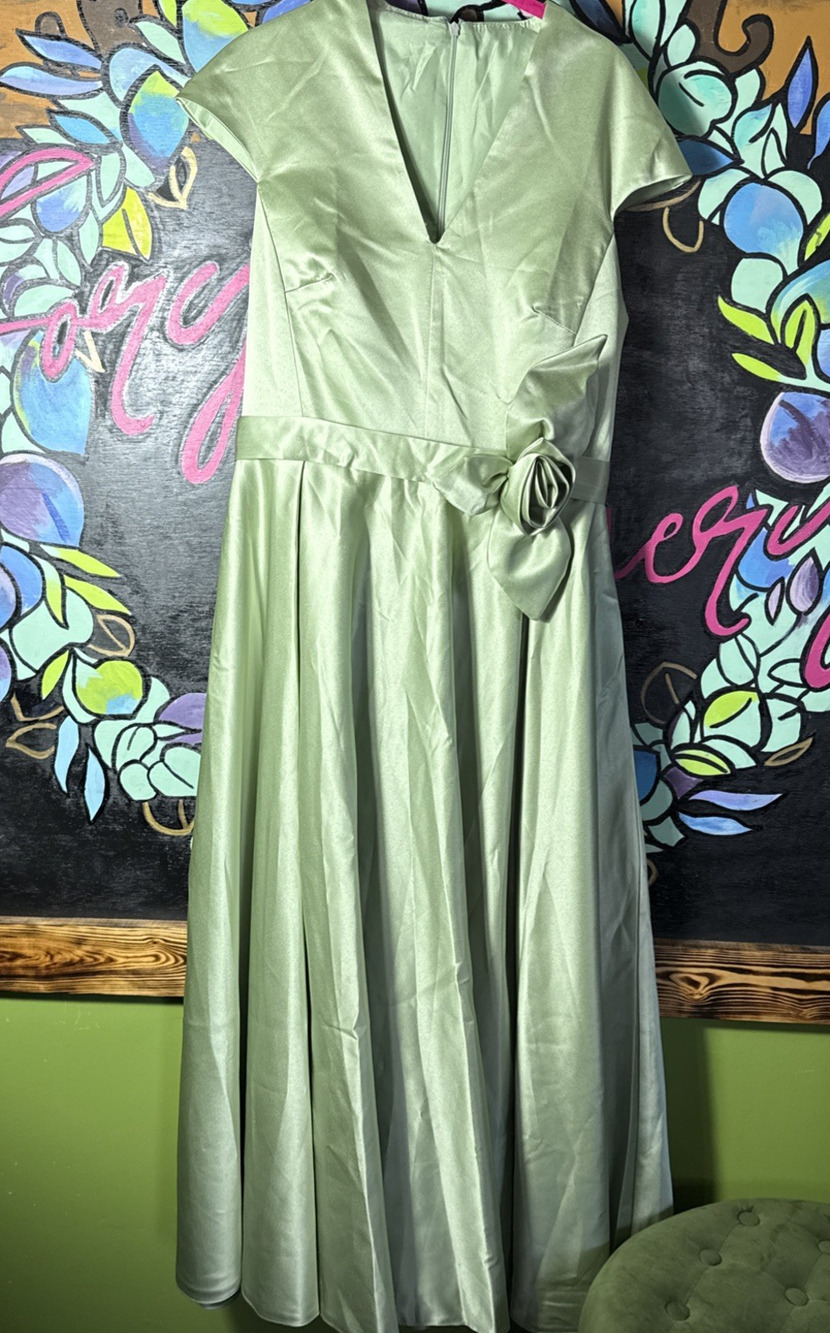 Formal Wedding Bridesmaid Dress, Green, Size 10 W/Pockets